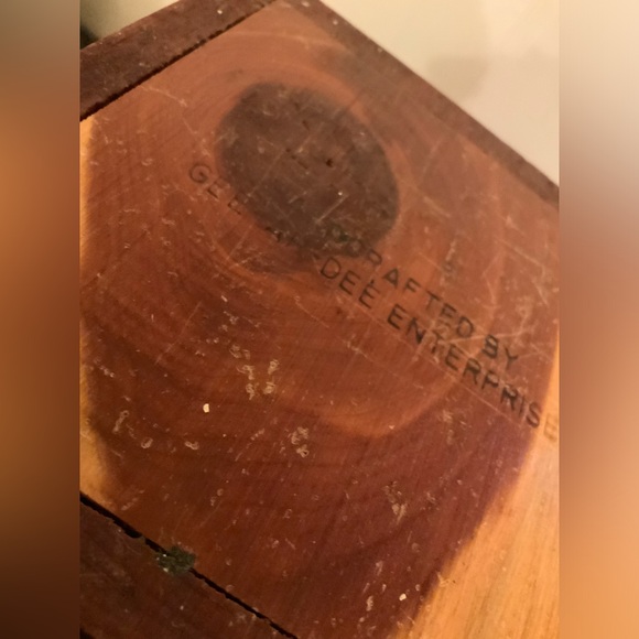 CEDAR STORAGE BOX BY GEE-AR-DEE ENTERPRISE - Picture 13 of 14